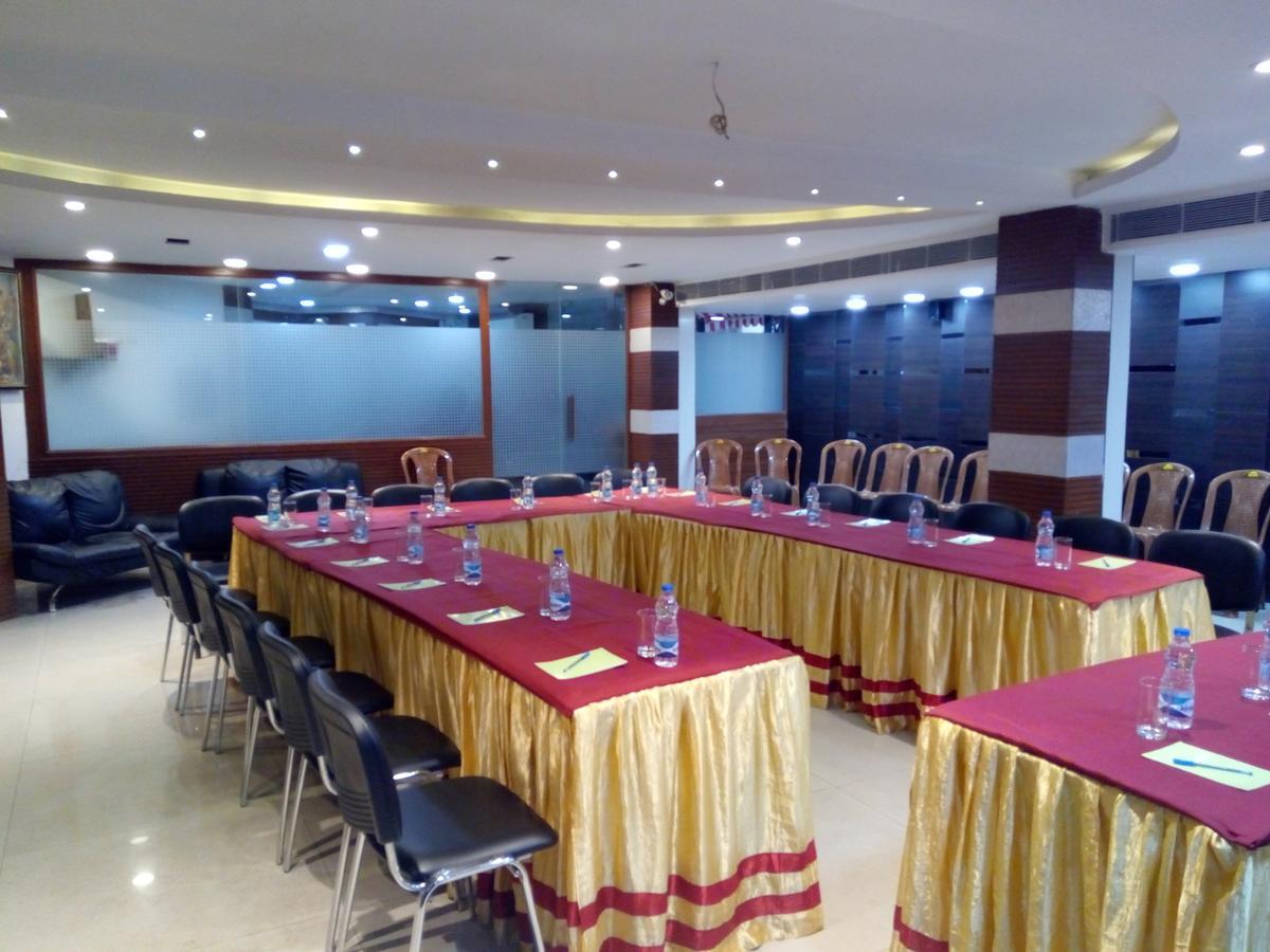 Hotel Q-Inn Kolkata Bagian luar foto