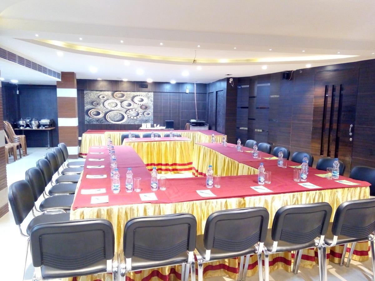 Hotel Q-Inn Kolkata Bagian luar foto